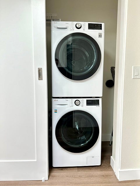 Furnished Finder property 1055605_1 photo 25
