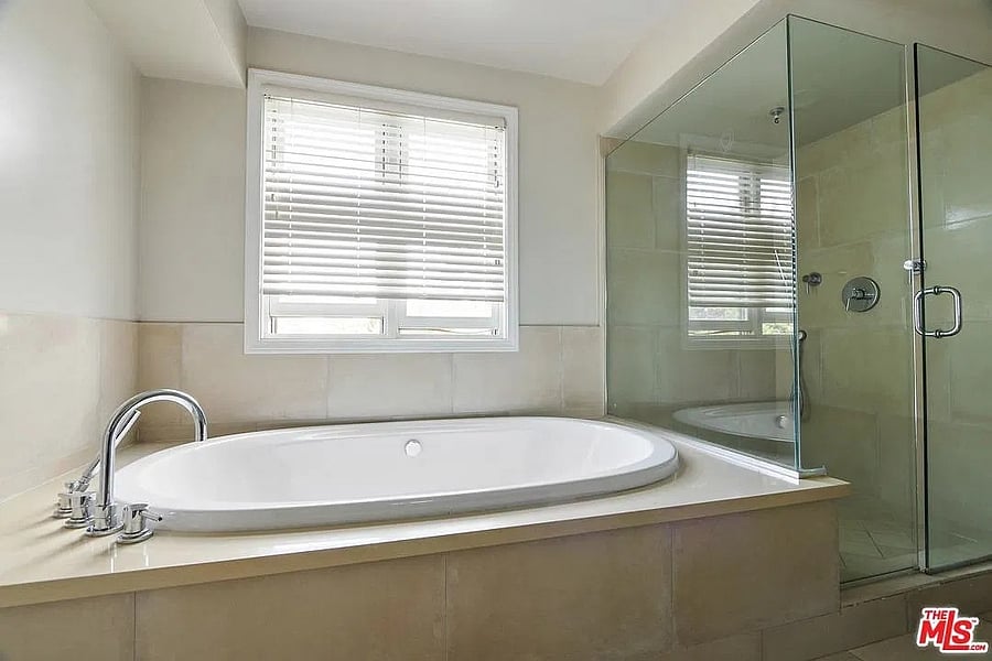 Furnished Finder property 1055613_1 photo 3