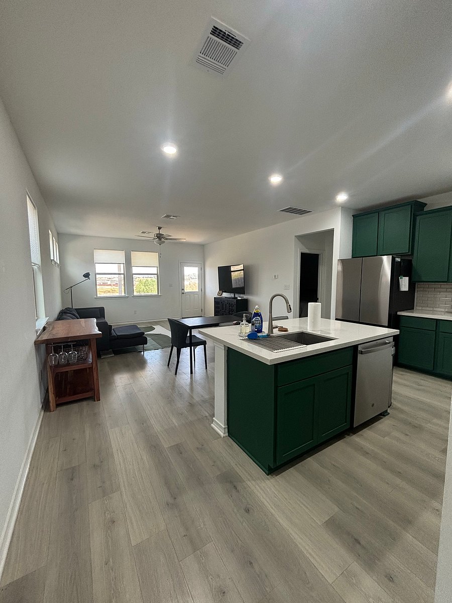 Furnished Finder property 1055614_1 photo 4