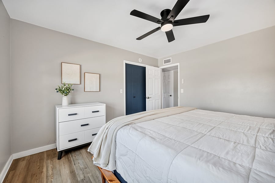 Family-friendly twin bedroom provides separate beds and space for younger guests.