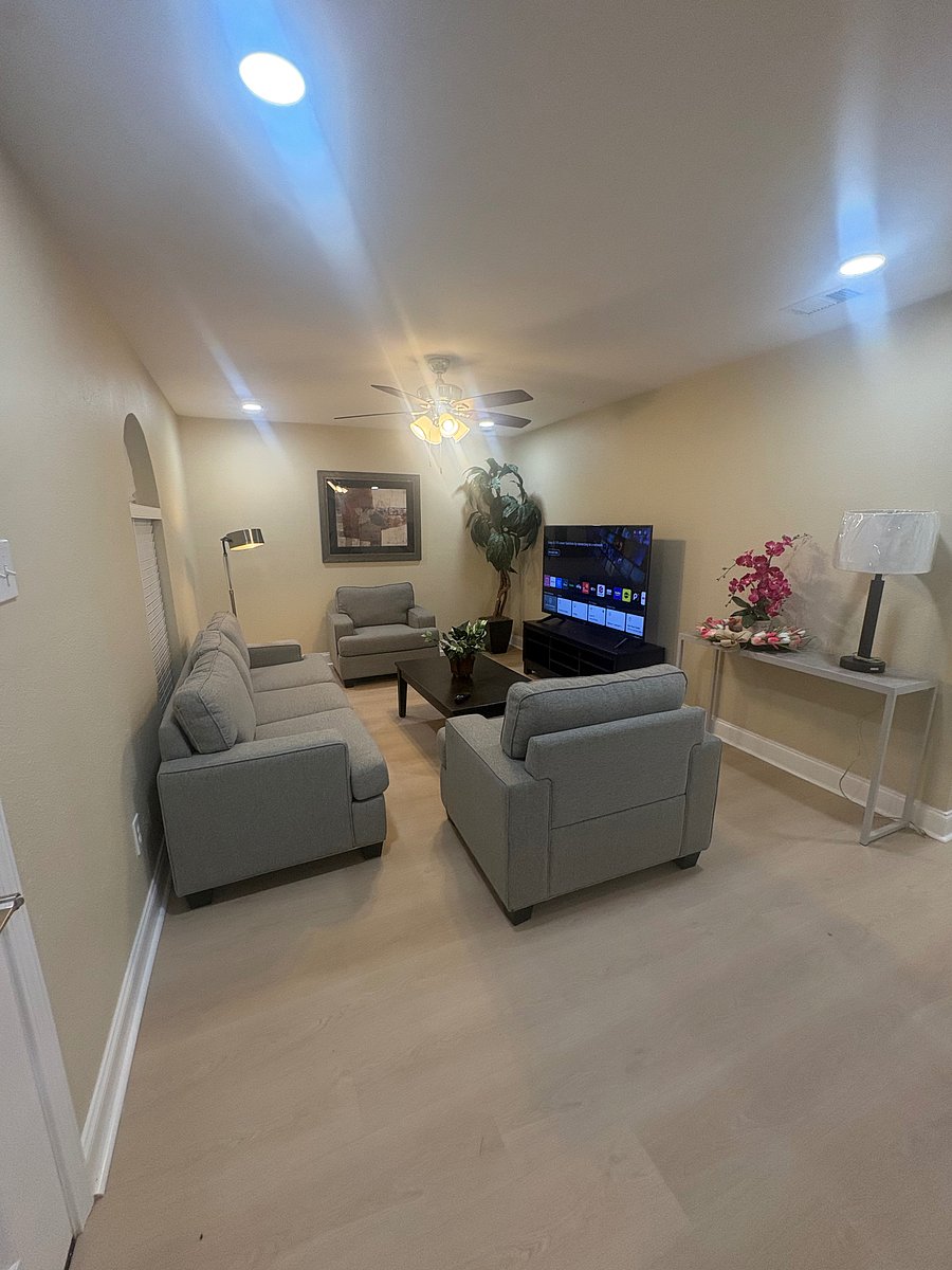 Furnished Finder property 1055645_1 photo 10