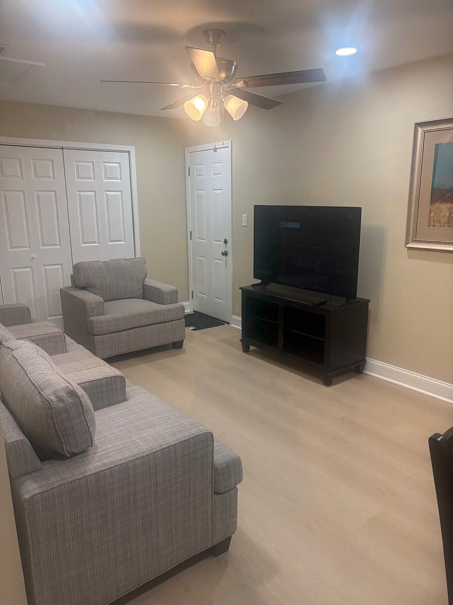 Furnished Finder property 1055645_1 photo 3