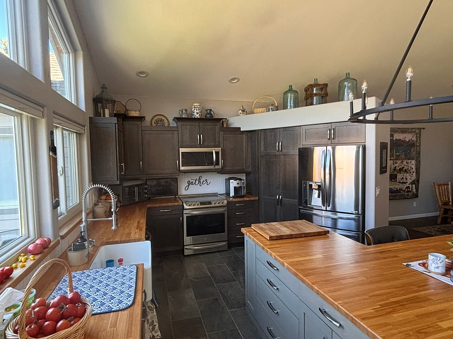 Furnished Finder property 1055848_1 photo 3