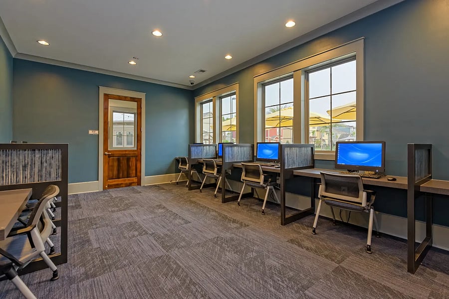 Furnished Finder property 1055854_1 photo 4