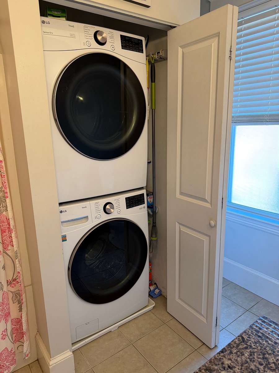 Bathroom- in unit washer/dryer