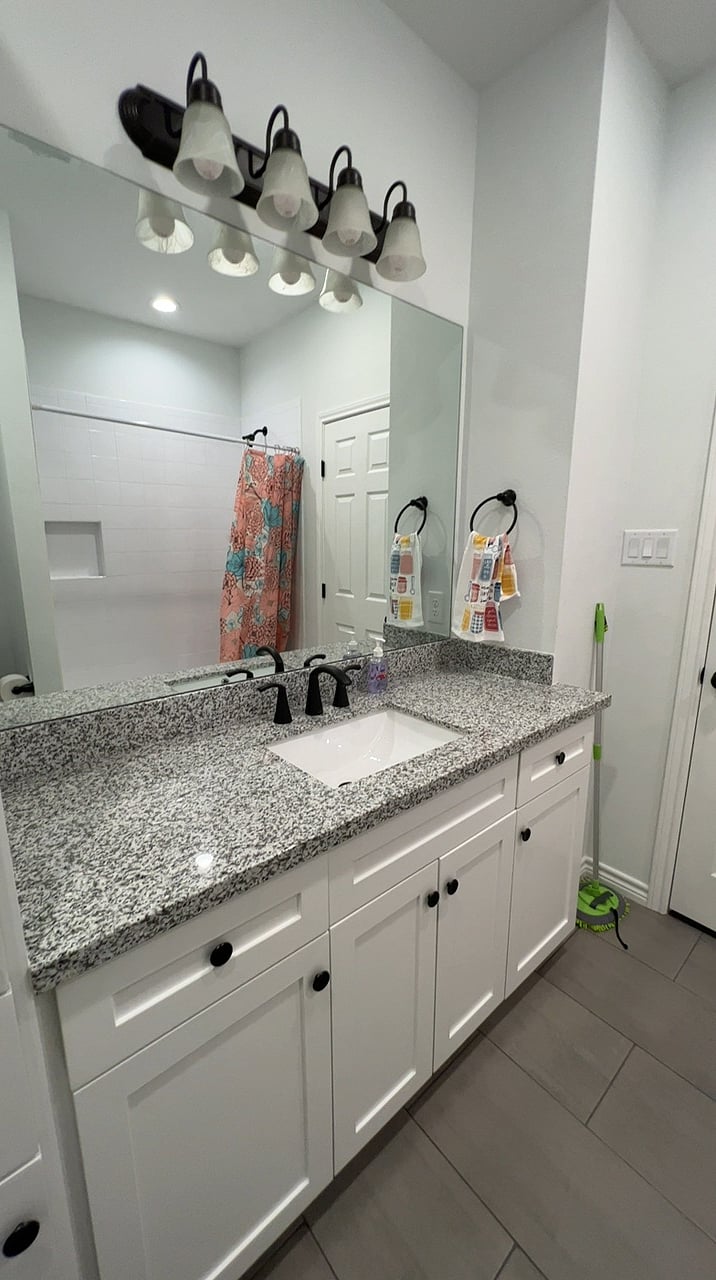 Bathroom overview - Vanity top and cabinet