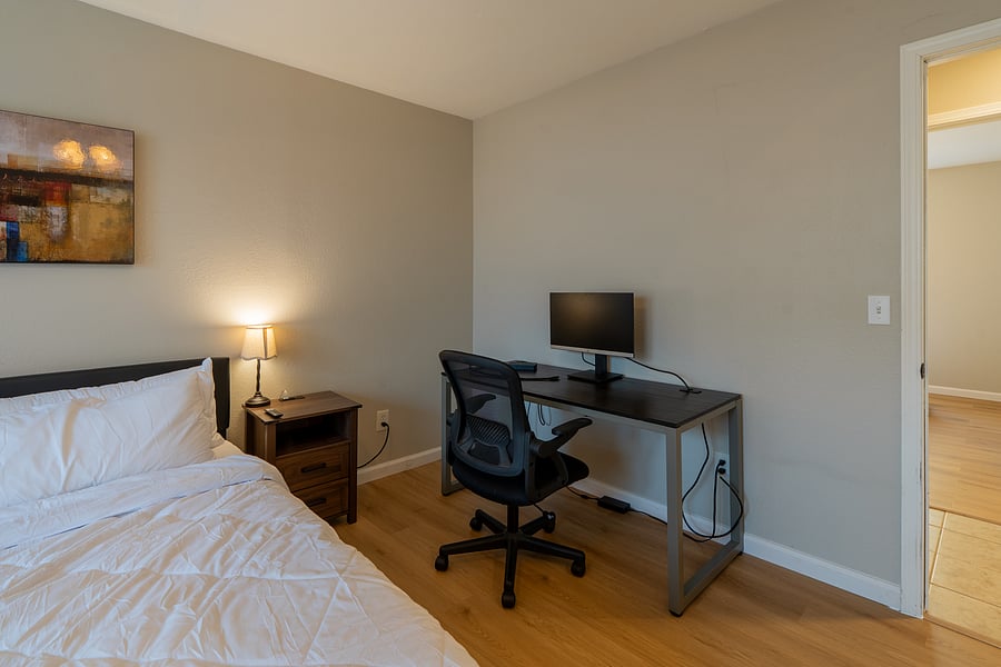Furnished Finder property 1055948_1 photo 18