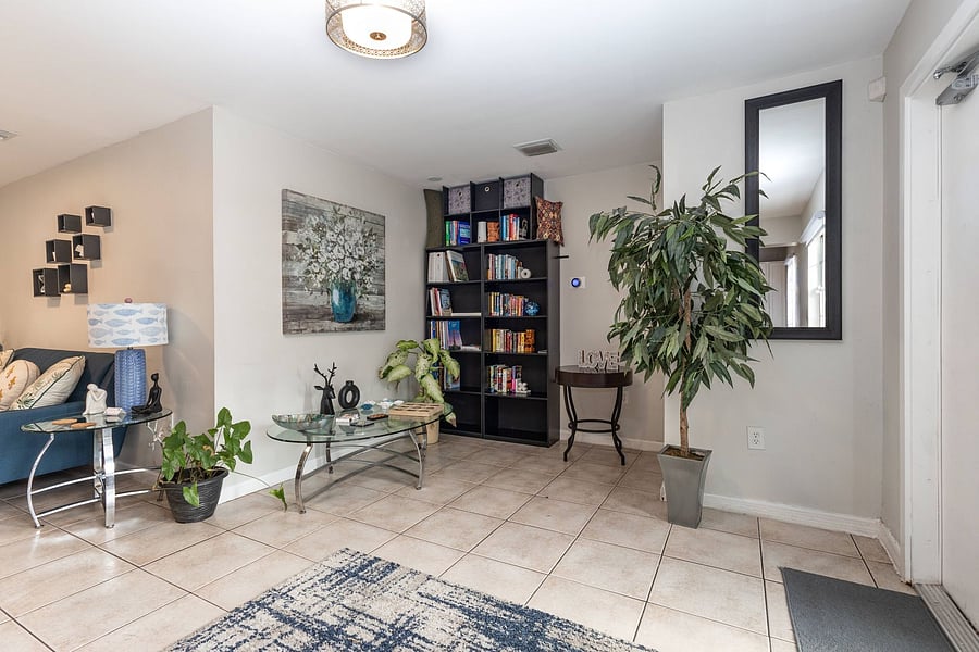 Furnished Finder property 1055955_1 photo 4