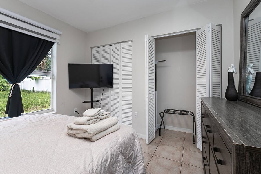 Furnished Finder property 1055955_1 photo 12