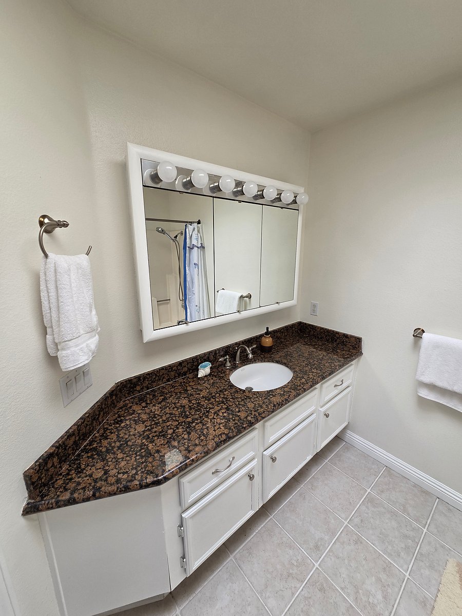 Furnished Finder property 1055975_1 photo 12