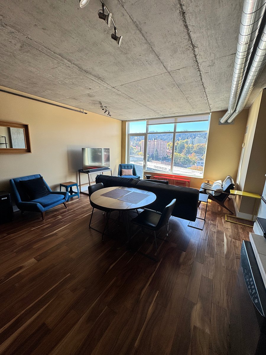 Interior view from kitchen out to West Hills.