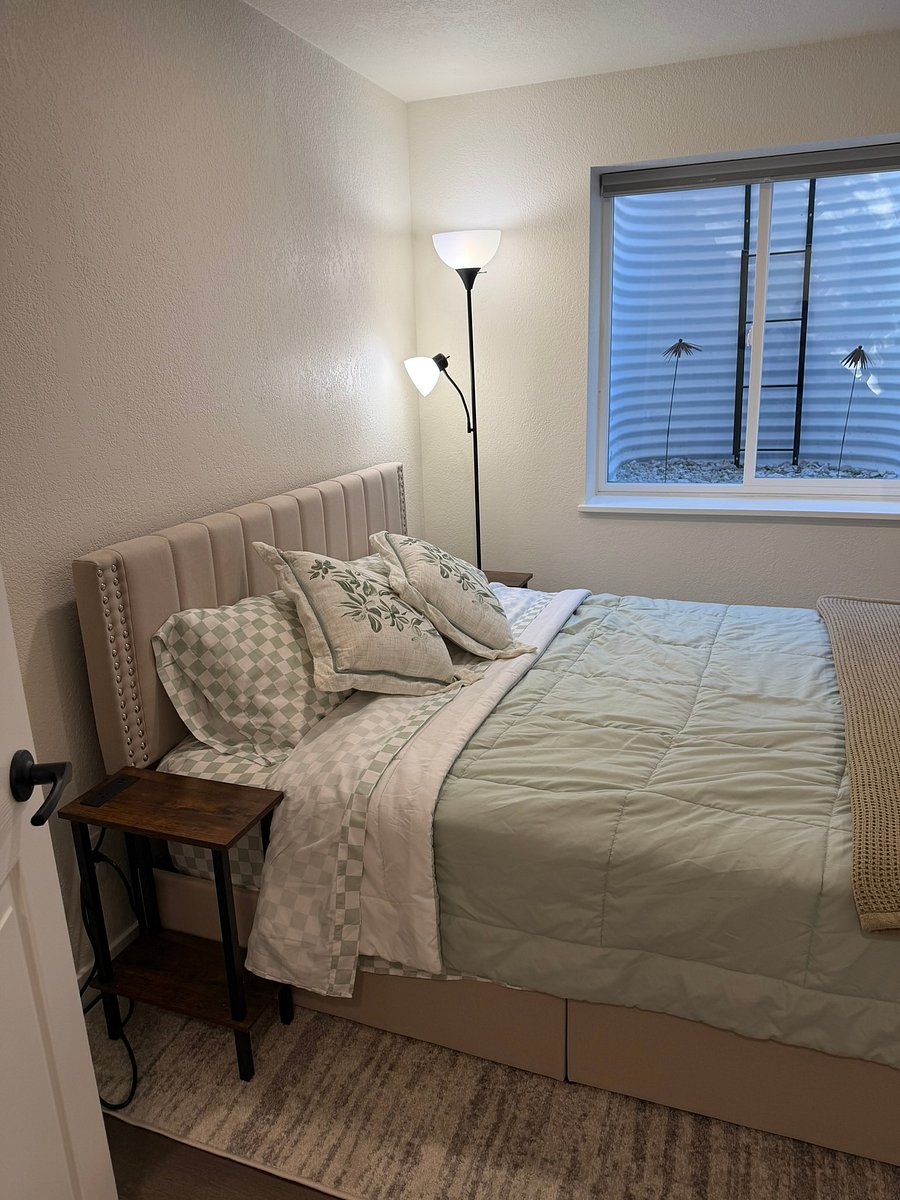 Furnished Finder property 1055995_1 photo 36