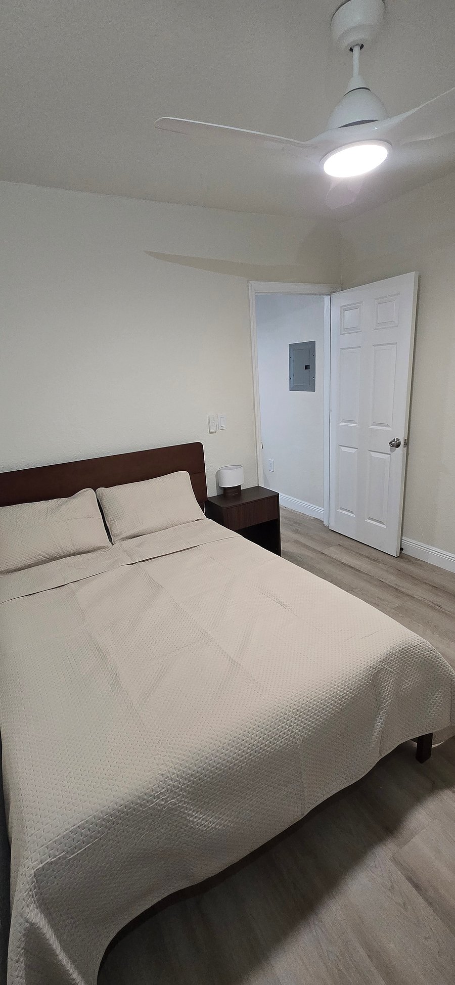 Furnished Finder property 1056000_1 photo 5