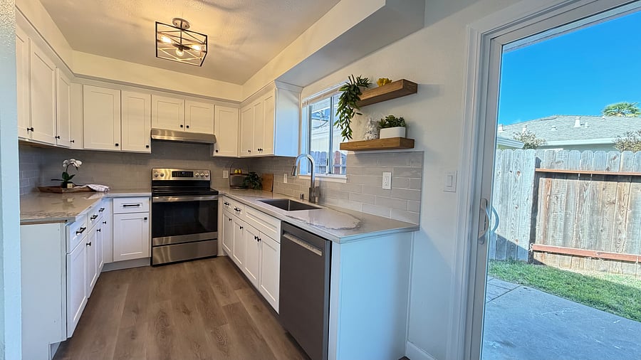 Furnished Finder property 1056050_1 photo 11