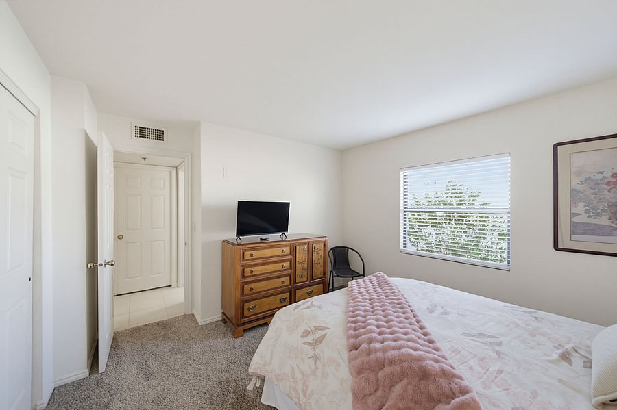 Furnished Finder property 1056053_1 photo 20
