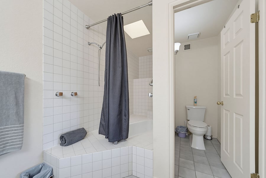 Furnished Finder property 1056053_1 photo 25