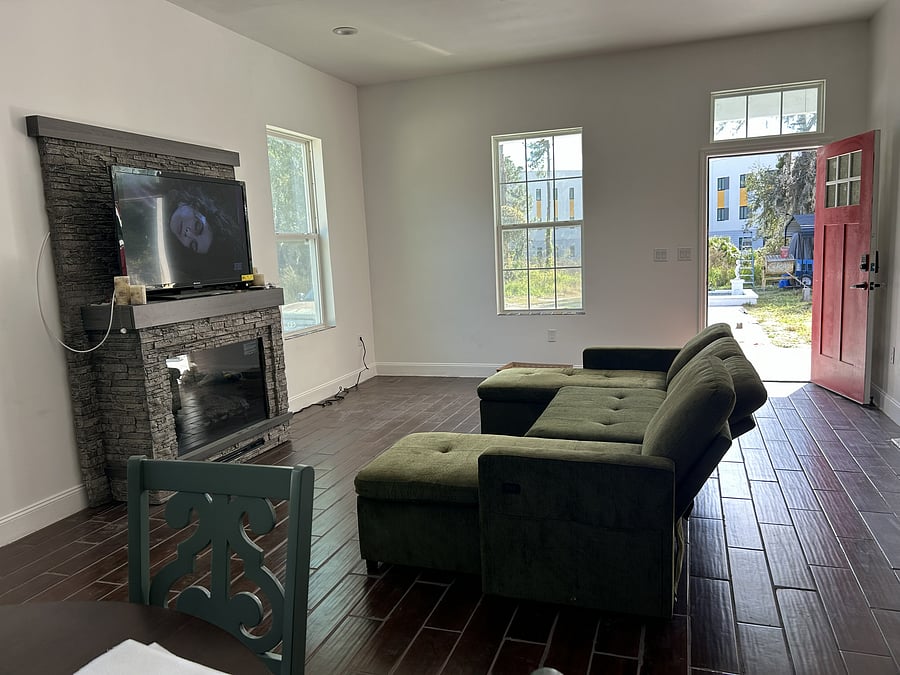 Furnished Finder property 1056121_1 photo 2