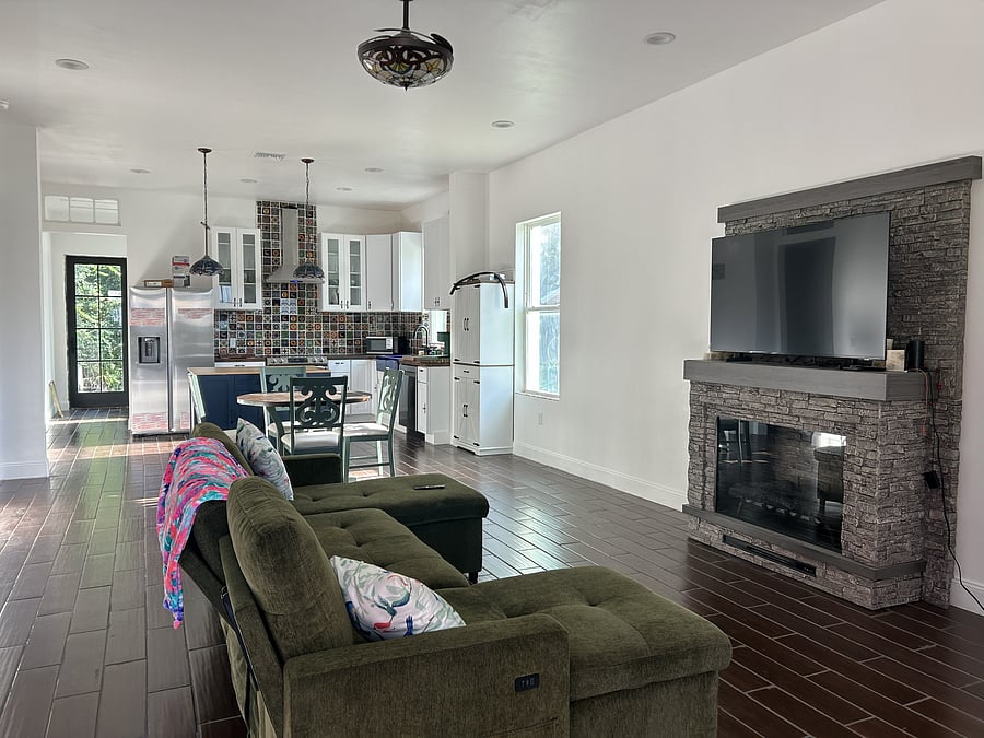 Furnished Finder property 1056121_1 photo 4