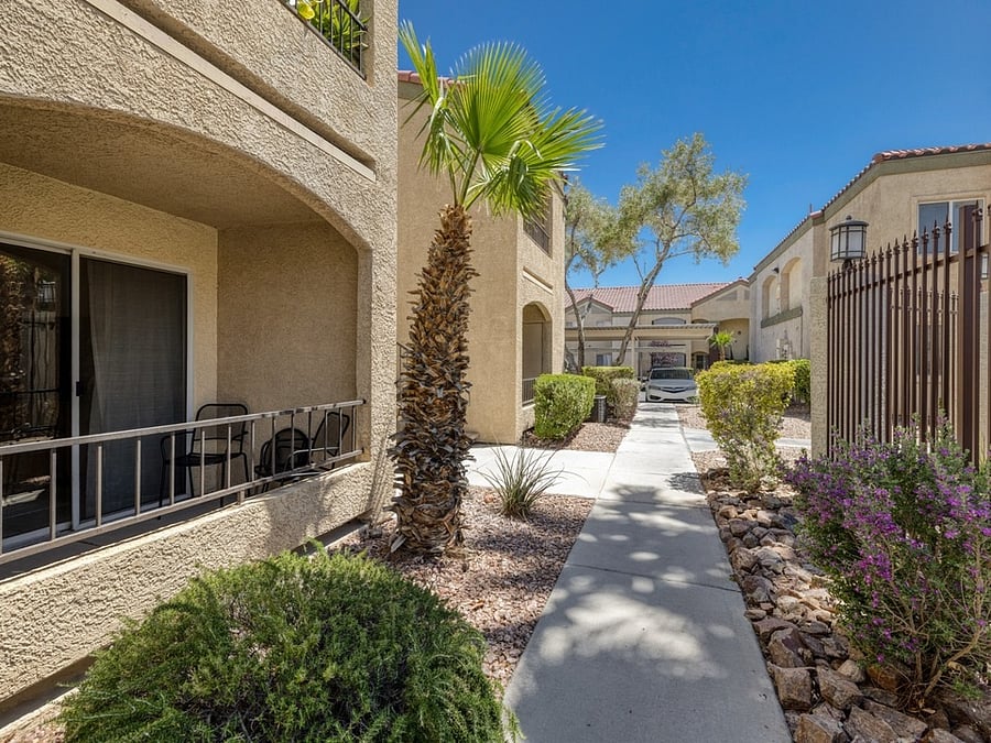 Furnished Finder property 1056152_1 photo 2
