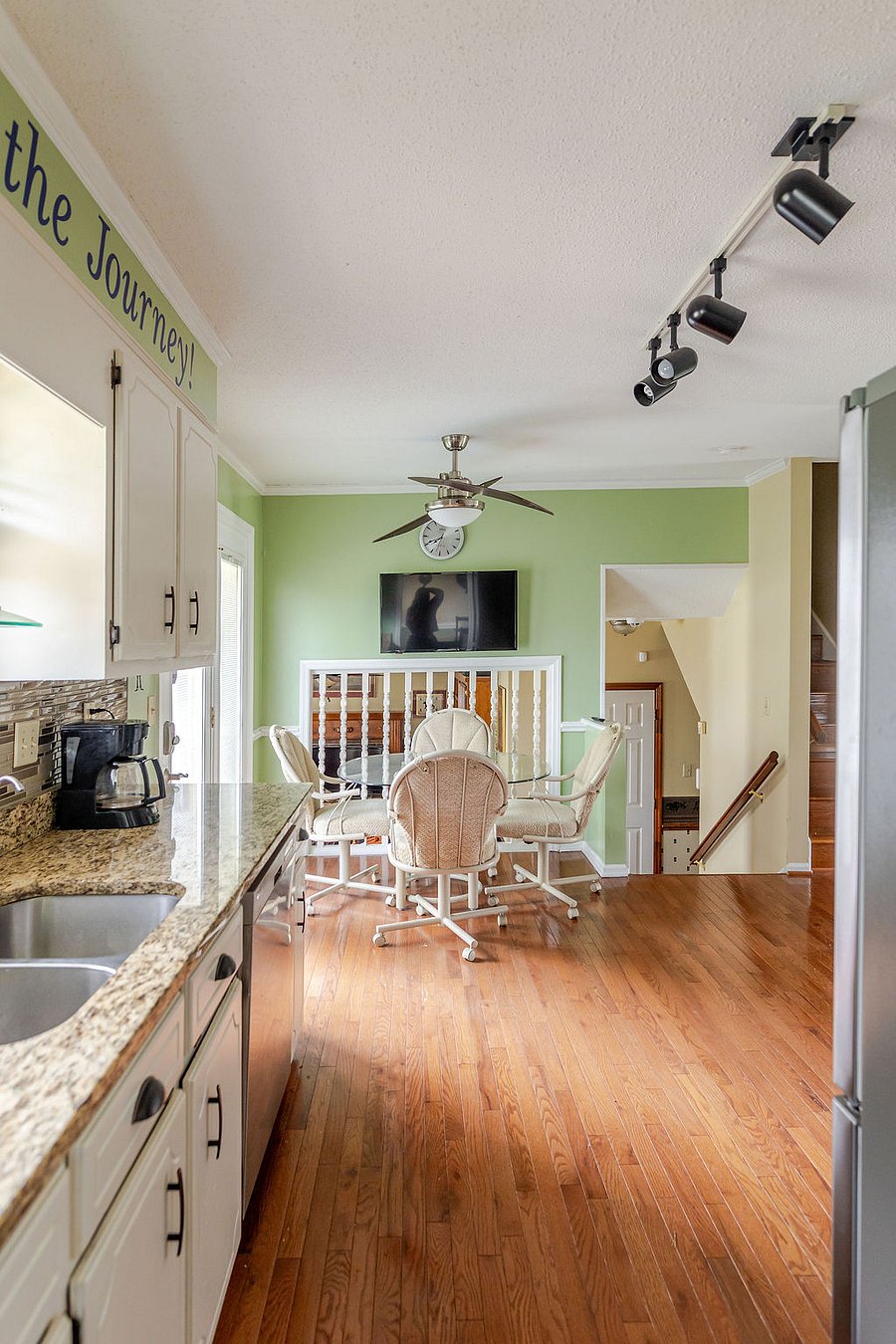 Furnished Finder property 1056158_1 photo 28