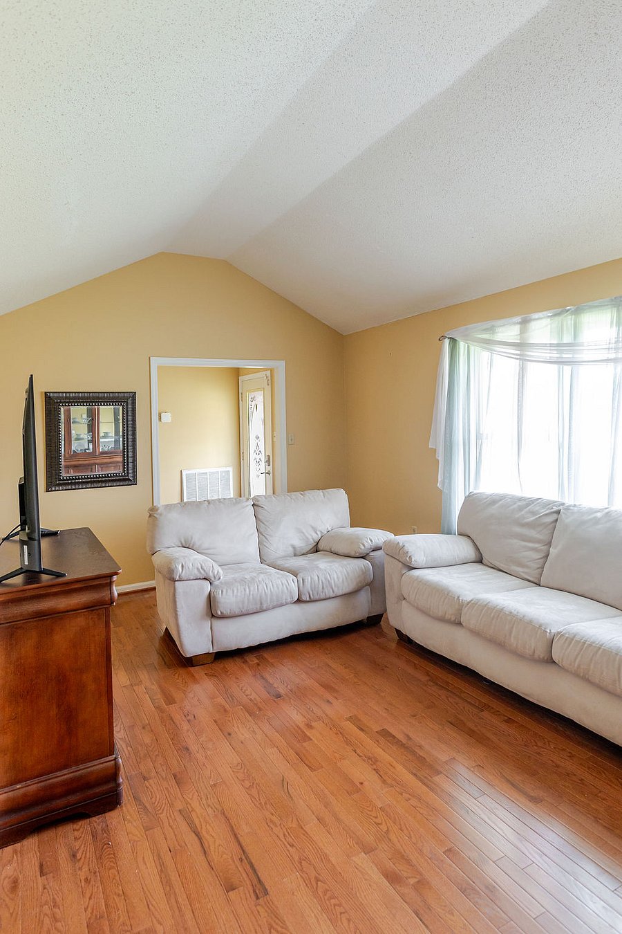 Furnished Finder property 1056158_1 photo 35
