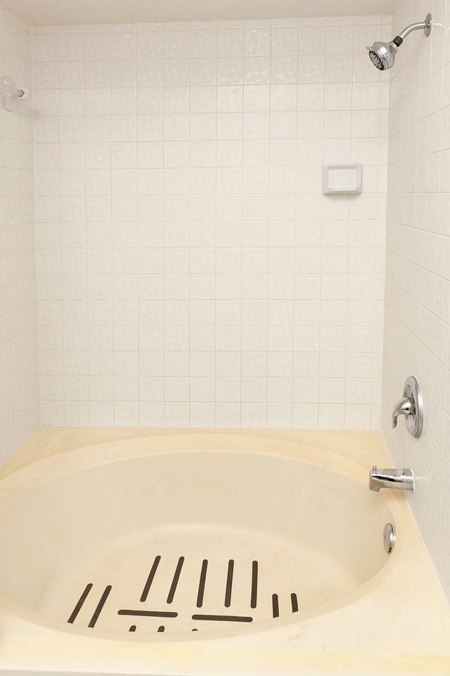 Furnished Finder property 1056160_1 photo 40