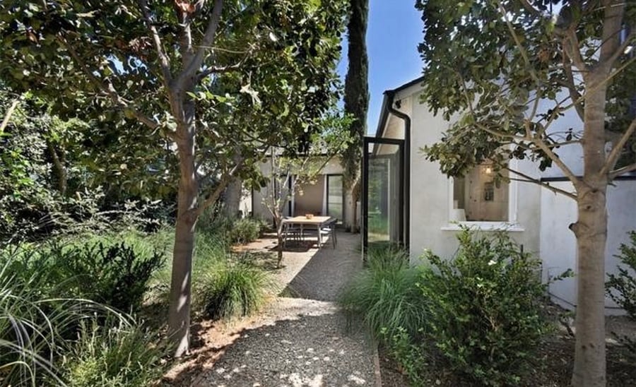 Furnished Finder property 1056189_1 photo 11