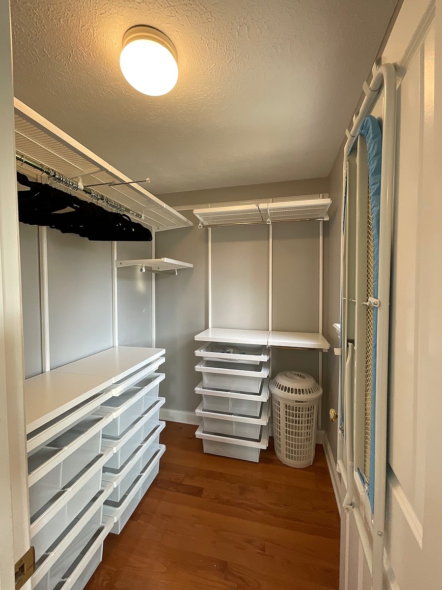 Primary bedroom closet