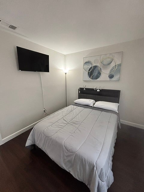 Furnished Finder property 1056247_1 photo 10