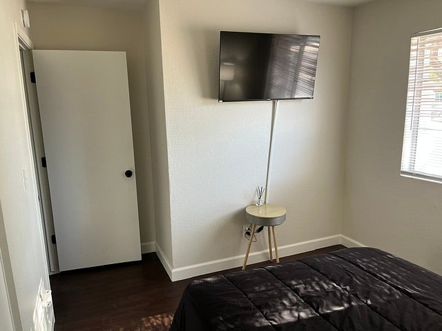 Furnished Finder property 1056247_1 photo 12
