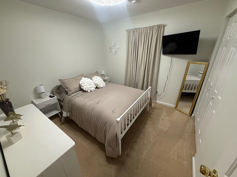 Bedroom 2
Available 12/14/26
$1000