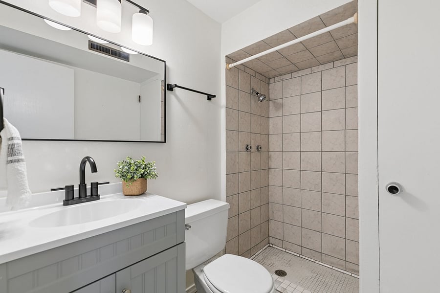 Furnished Finder property 1056296_1 photo 35