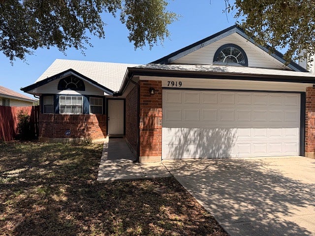 Welcoming front of the house, garage and driveway