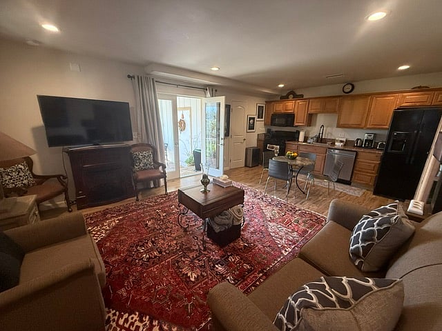 Furnished Finder property 1056349_2 photo 24