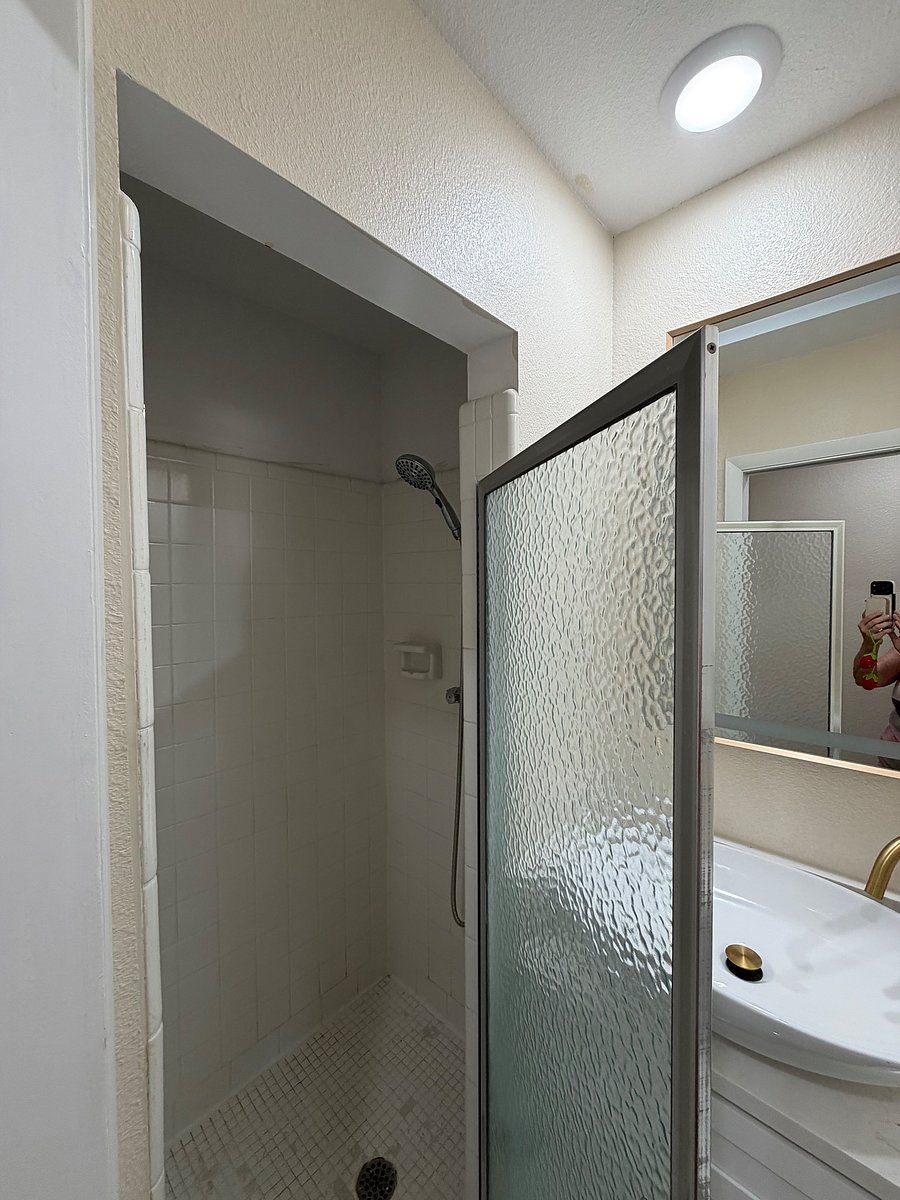2nd bathroom