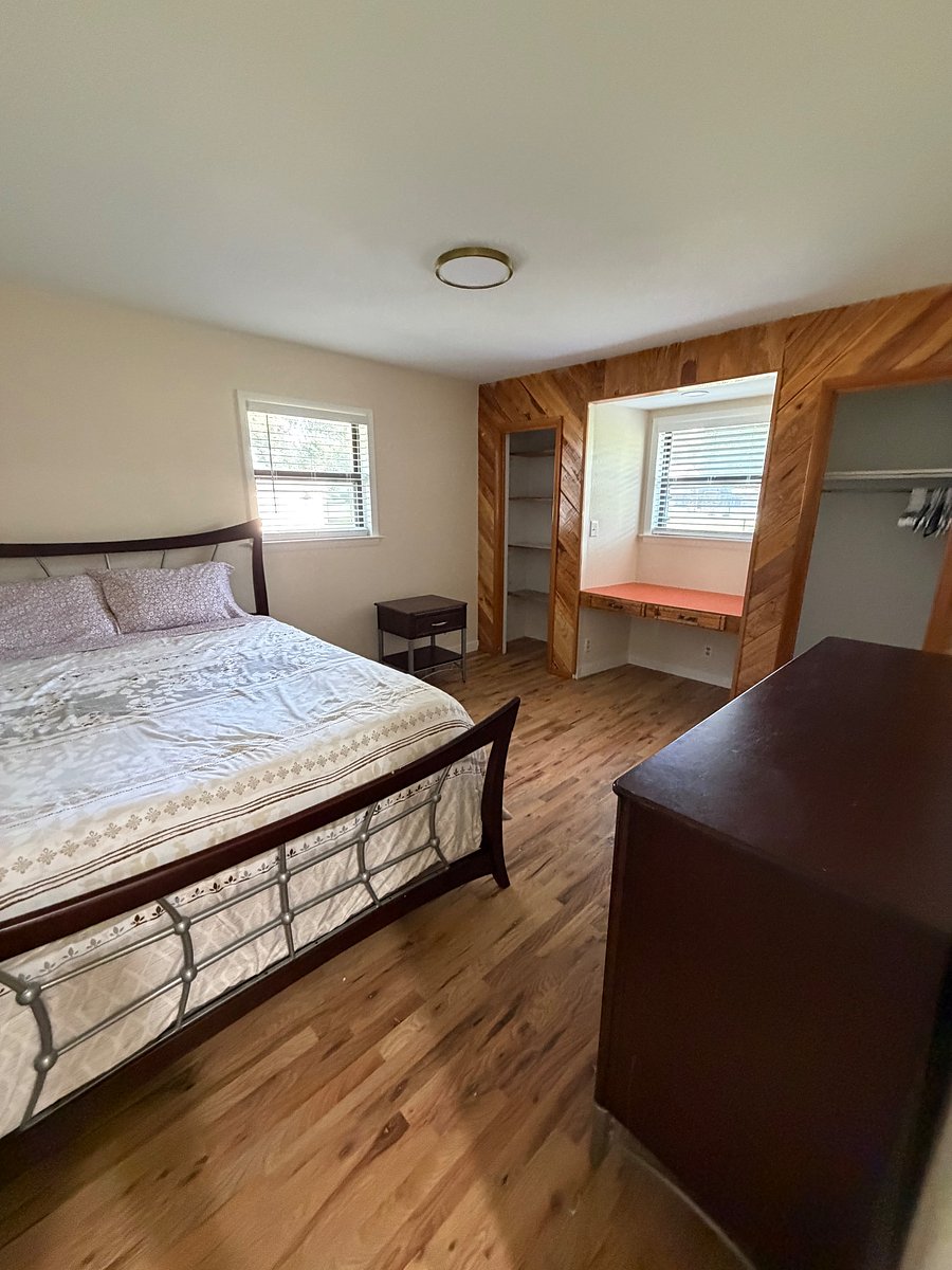 Bedroom 3, queen bedroom