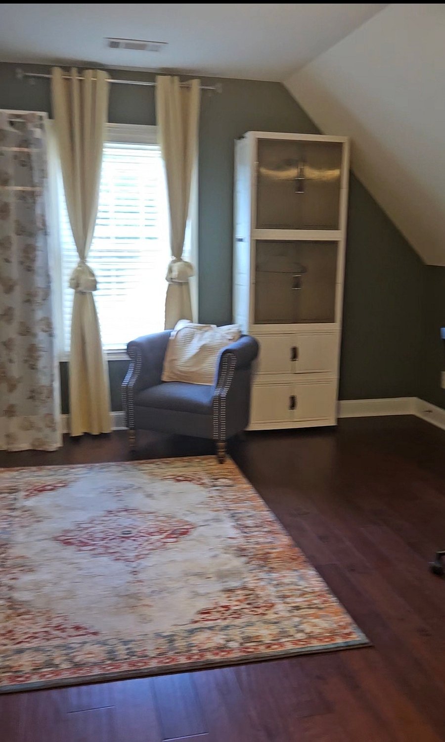 Furnished Finder property 1056449_1 photo 3