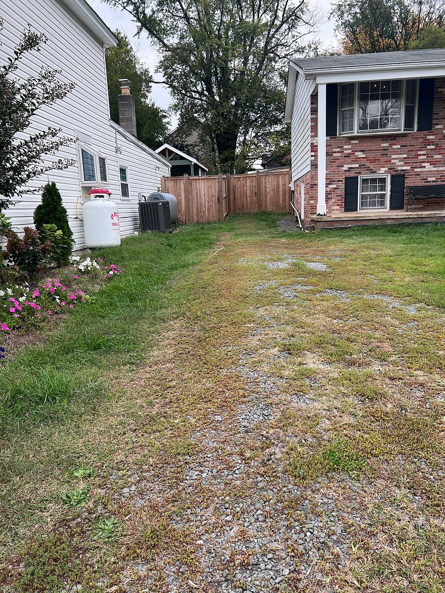 Shared 2 car tandem driveway