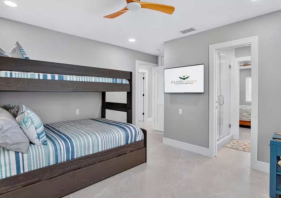 Furnished Finder property 1056477_1 photo 32