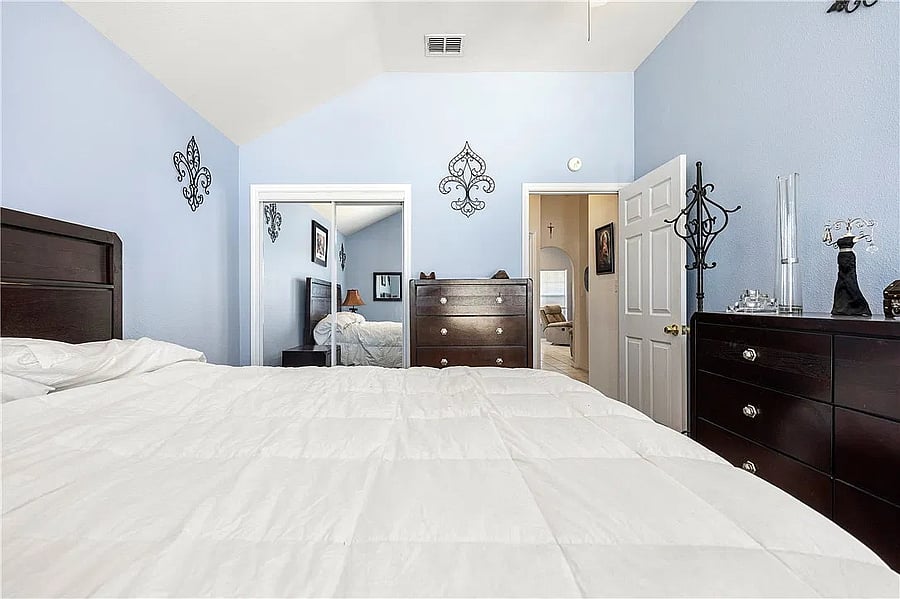 Furnished Finder property 1056507_1 photo 22