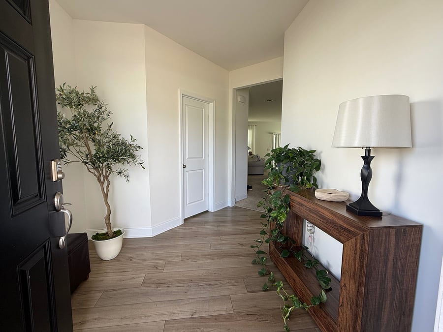 Furnished Finder property 1056602_1 photo 3