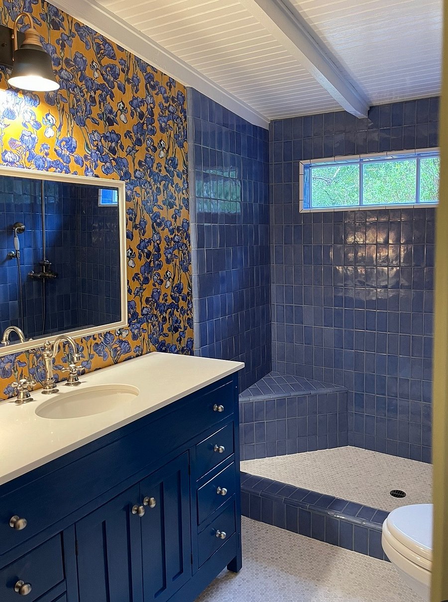 Went a little wild with the Van Gogh wallpaper.