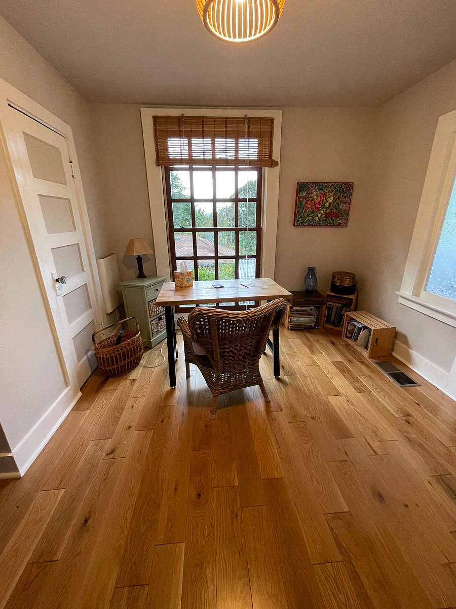2nd bedroom with full size fold out couch or an office with a view.