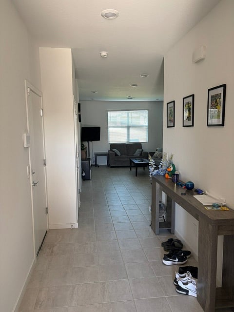 Furnished Finder property 1056837_1 photo 3