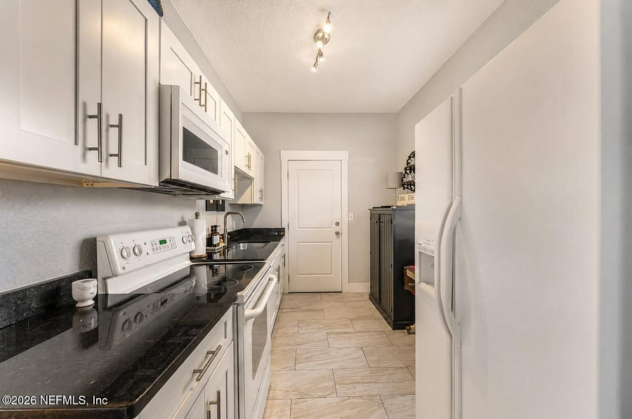 Furnished Finder property 1056924_1 photo 4