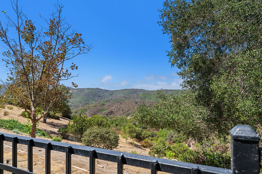 Furnished Finder property 1057013_1 photo 3