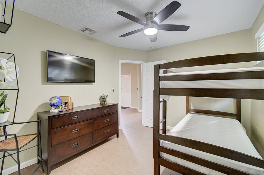 Bedroom. Previous furnishing; furniture will differ.