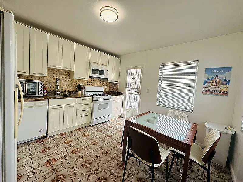 Furnished Finder property 1057305_1 photo 6