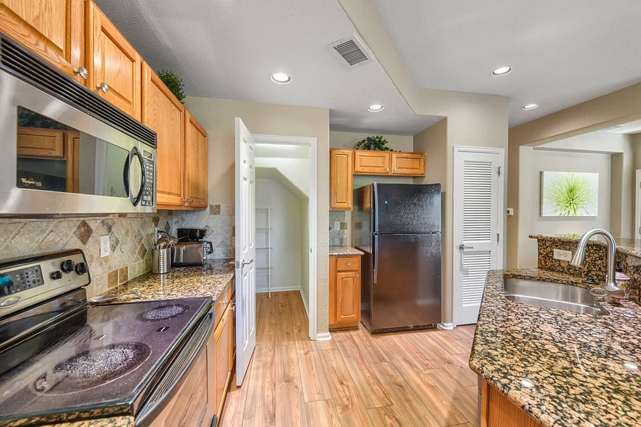 Furnished Finder property 1057349_1 photo 10