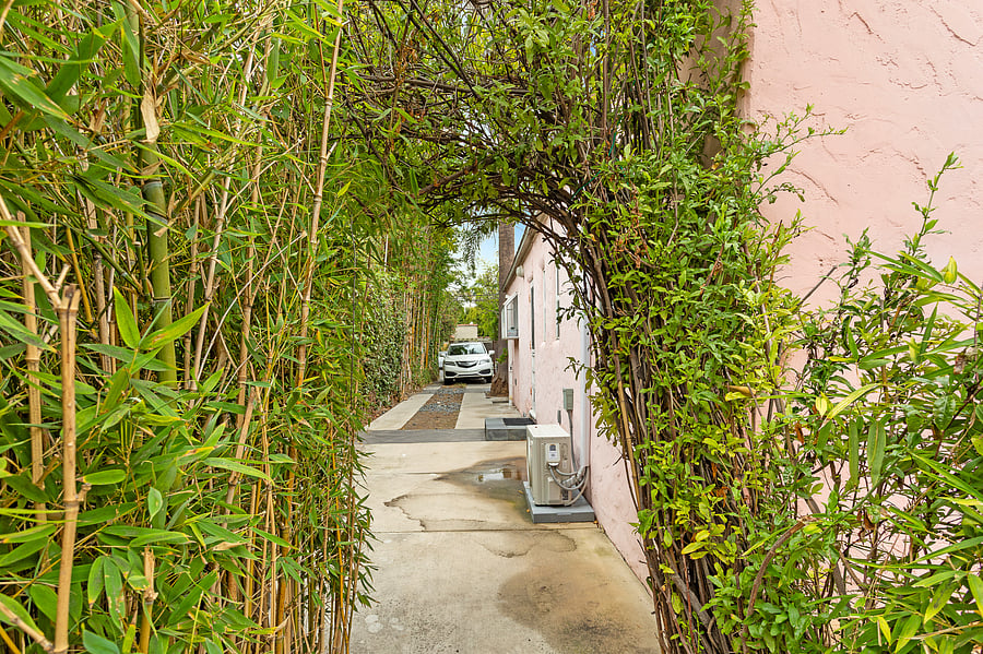 Furnished Finder property 1057352_1 photo 11